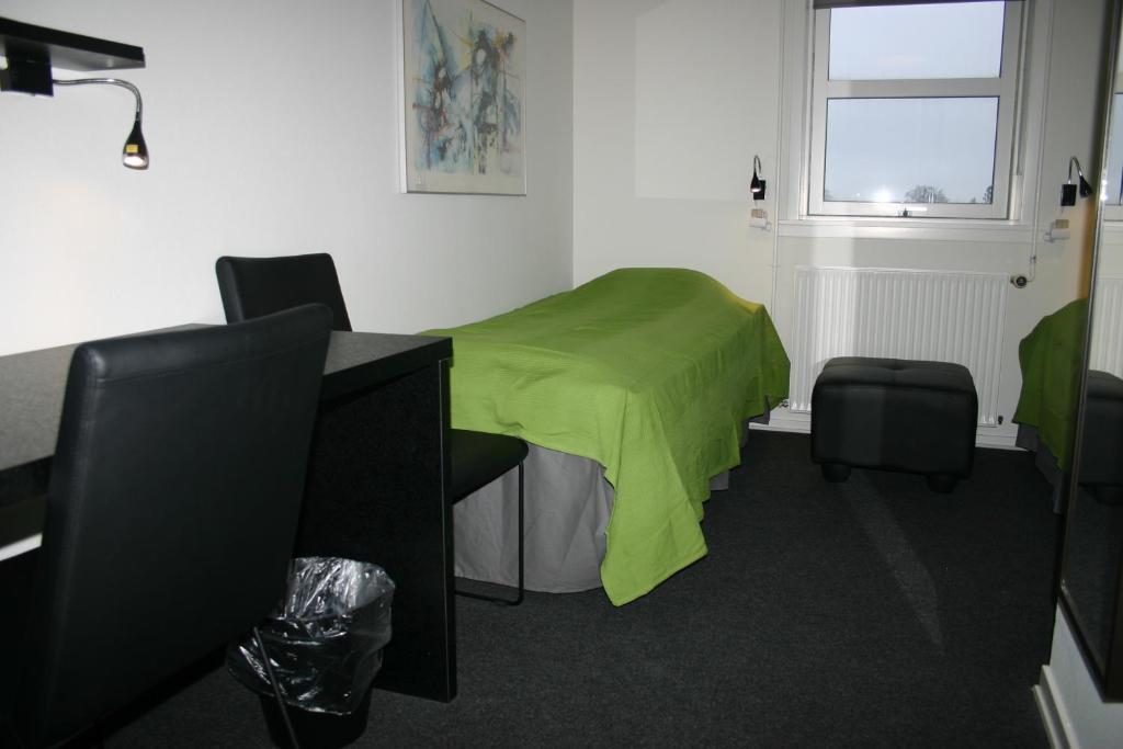 스벤보르 Stoberiet 호스텔 외부 사진 A treatment room at a medical practice