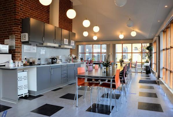 스벤보르 Stoberiet 호스텔 외부 사진 The kitchen at the International Centre