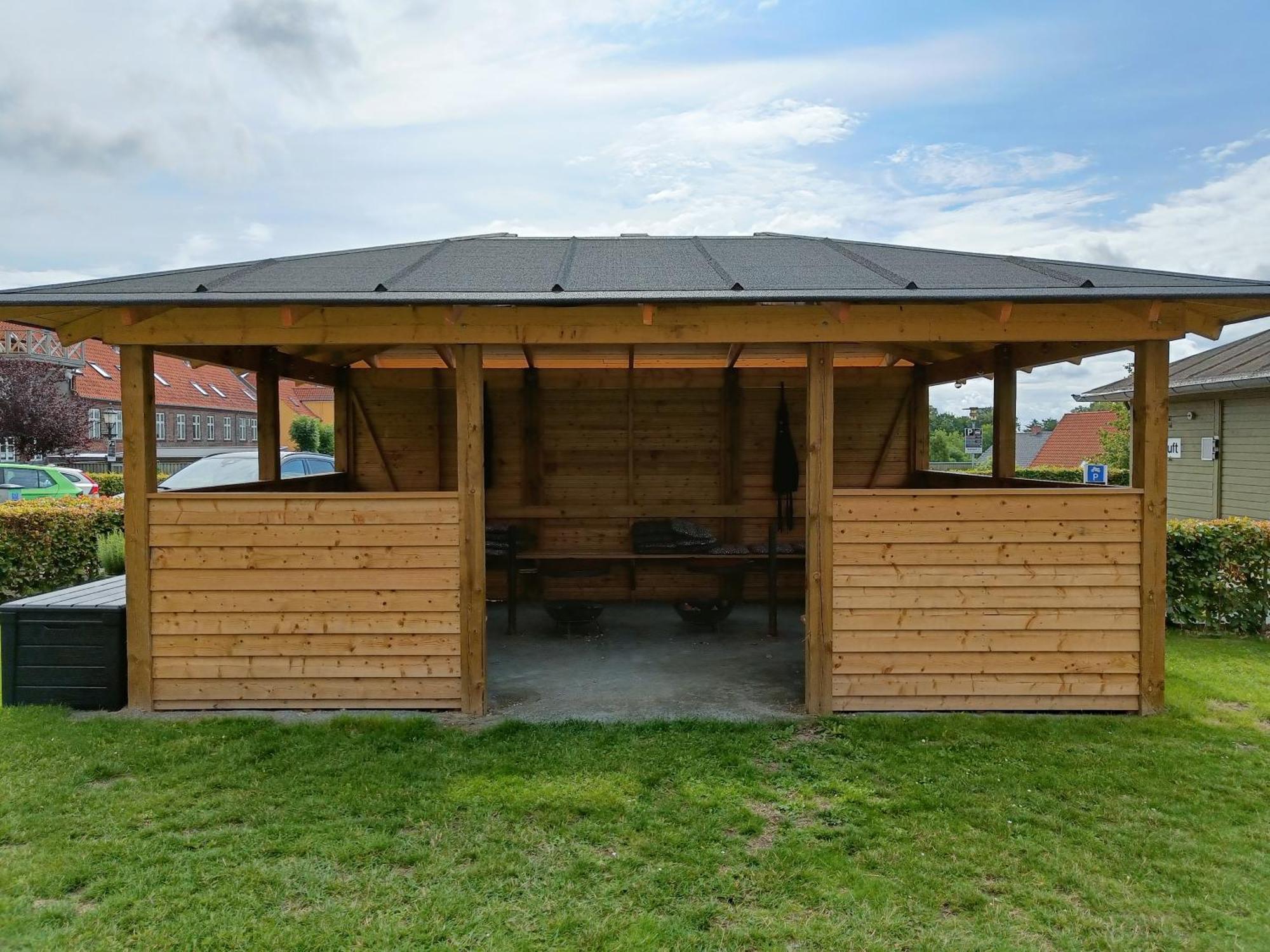 스벤보르 Stoberiet 호스텔 외부 사진 A wooden gazebo