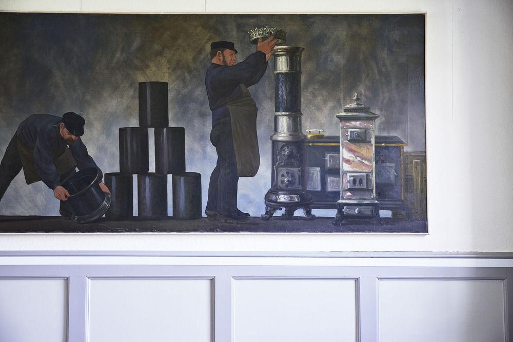 스벤보르 Stoberiet 호스텔 외부 사진 The painting in the station