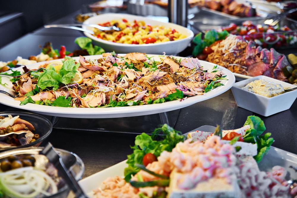 스벤보르 Stoberiet 호스텔 외부 사진 A salad bar